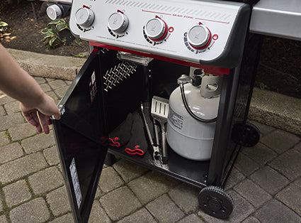 Spirit E-435 Black Barbeque LPG with side burner