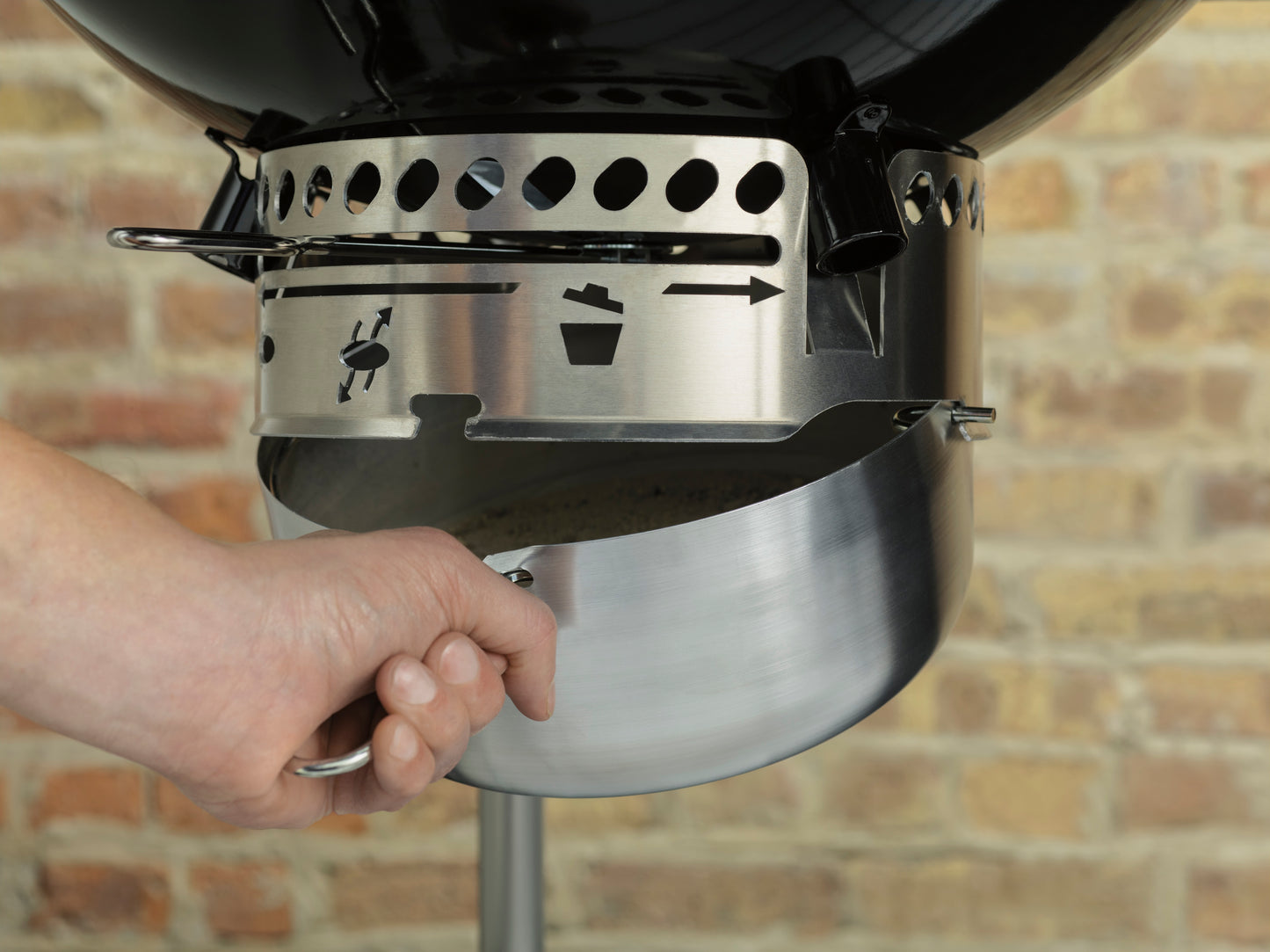 57cm Master-Touch Kettle Black Plus
