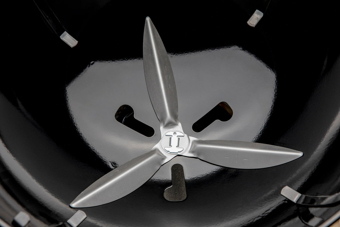 57cm Master-Touch Kettle Black Plus