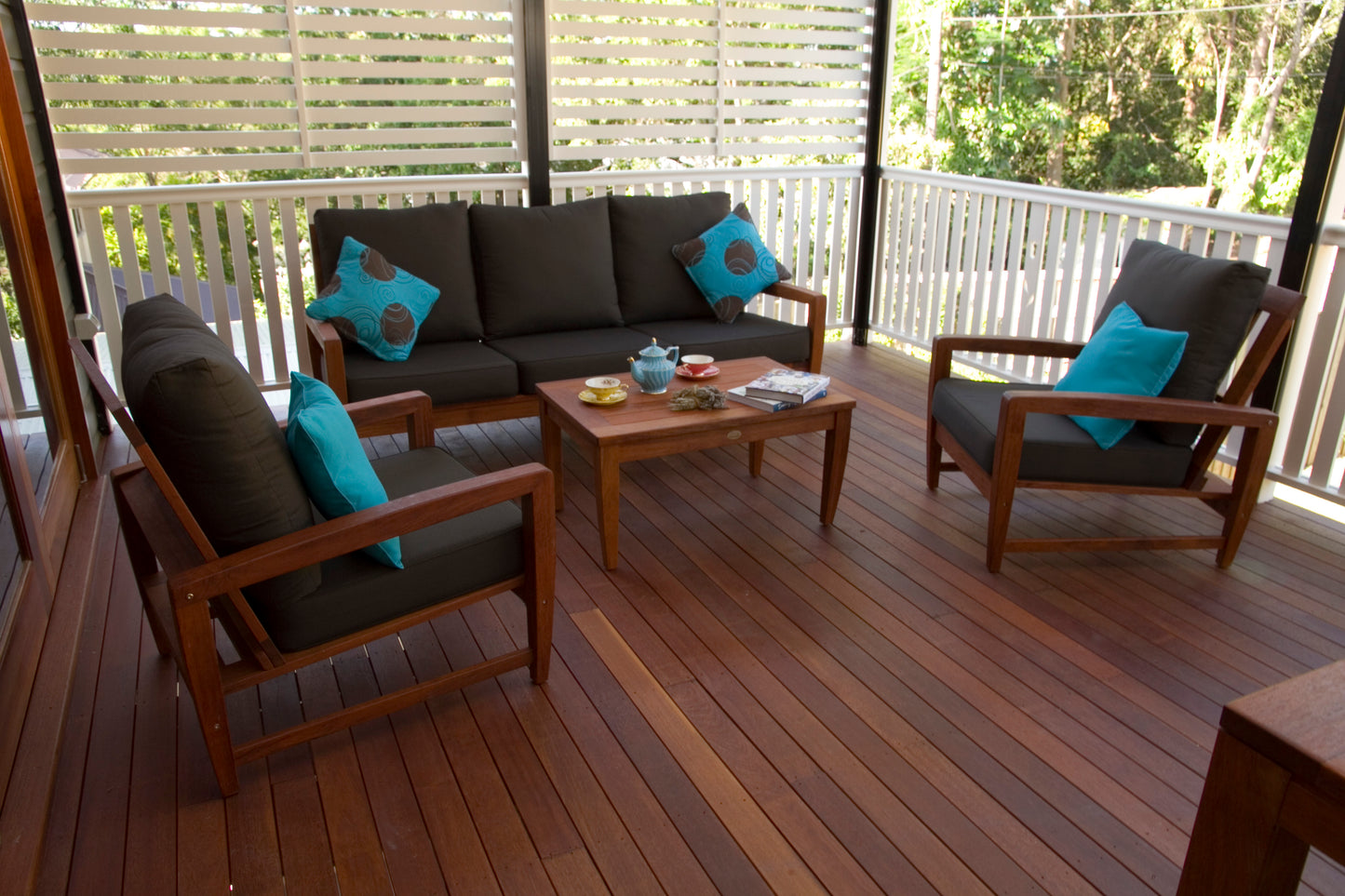 Kwila 4 piece Sofa Set
